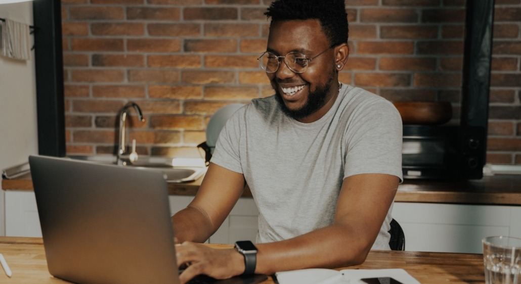 A man takes an online course